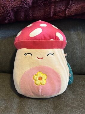 Squishmallows Sakina Mushroom Plush Hot Topic Exclusive NWT